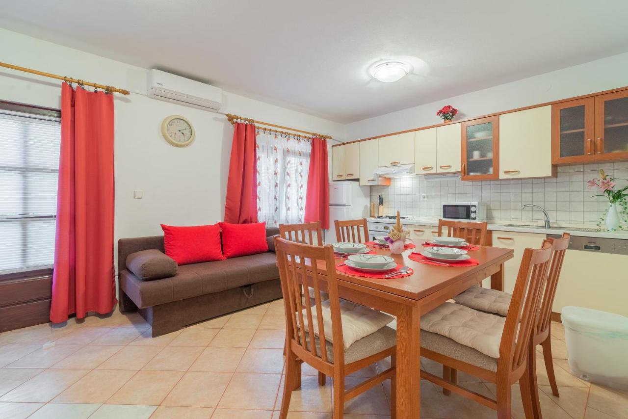 Apartments Puskaric Vir Ngoại thất bức ảnh