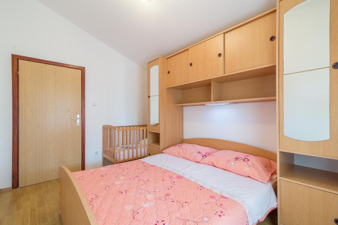 Apartments Puskaric Vir Ngoại thất bức ảnh