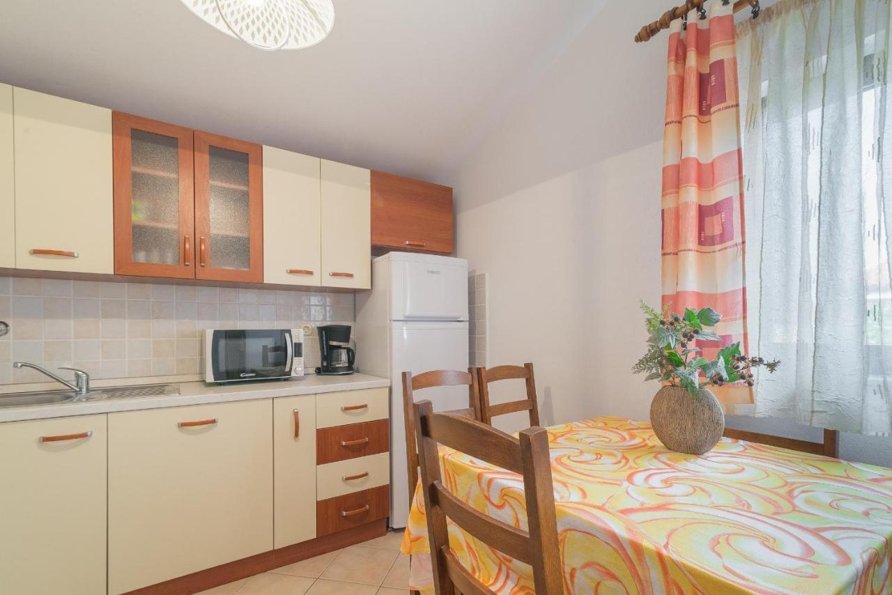 Apartments Puskaric Vir Ngoại thất bức ảnh