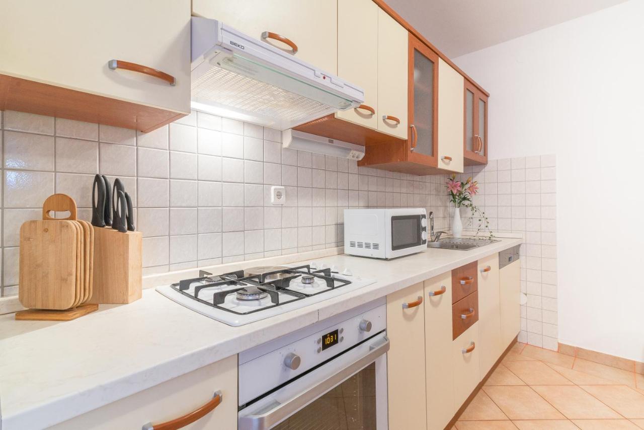Apartments Puskaric Vir Ngoại thất bức ảnh
