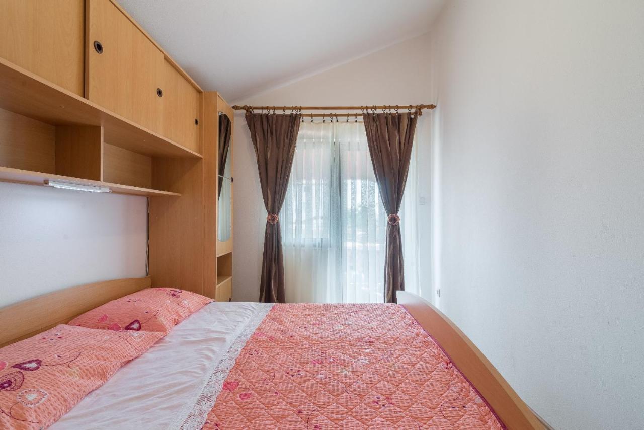 Apartments Puskaric Vir Ngoại thất bức ảnh