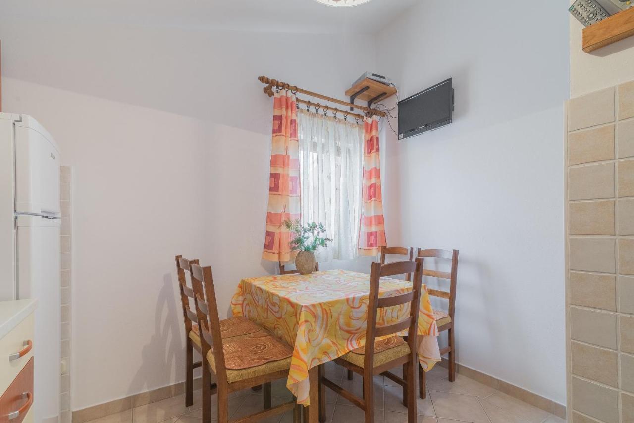 Apartments Puskaric Vir Ngoại thất bức ảnh