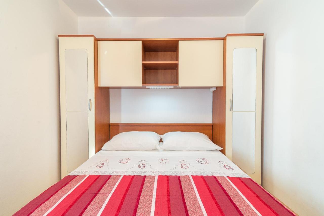 Apartments Puskaric Vir Ngoại thất bức ảnh