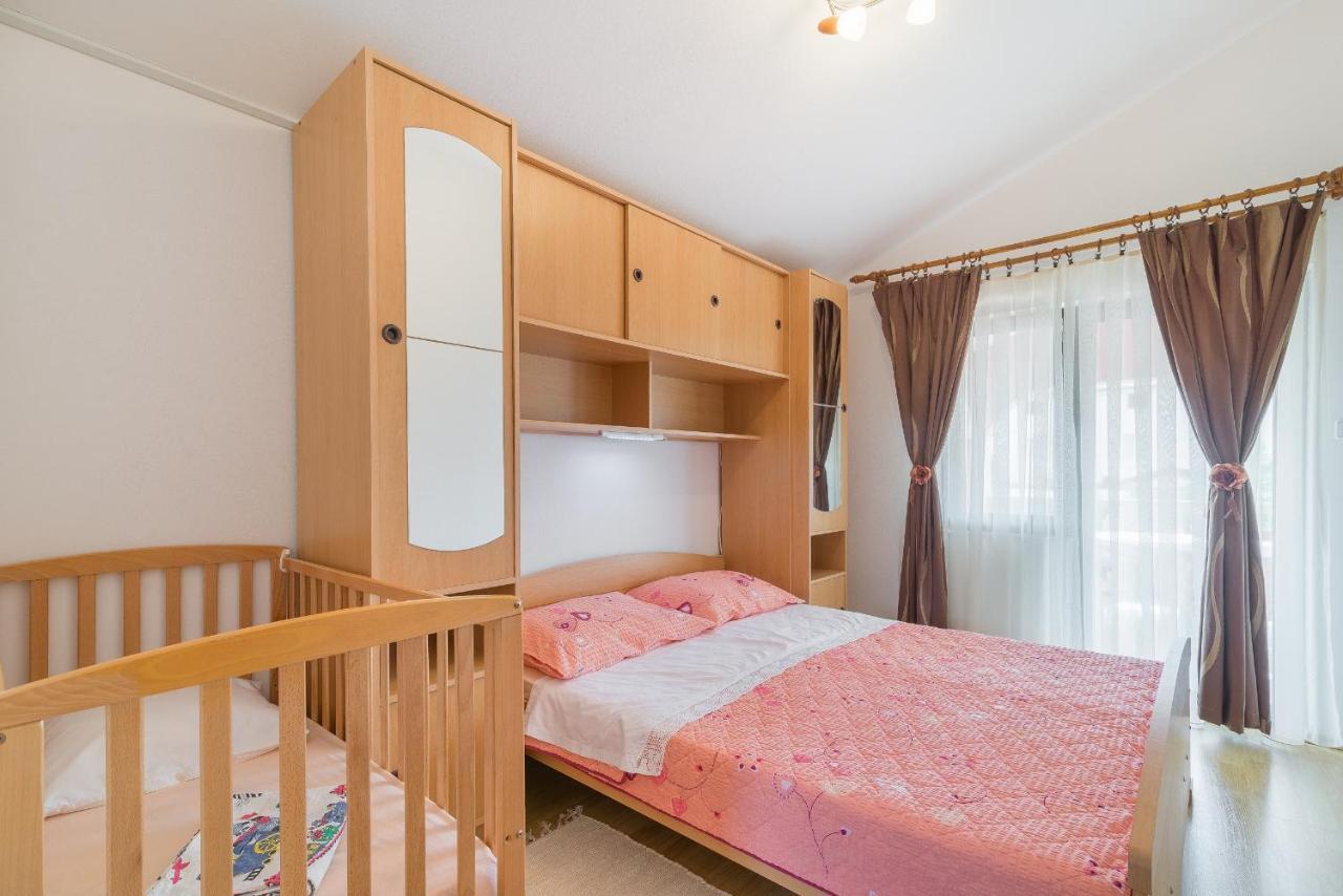 Apartments Puskaric Vir Ngoại thất bức ảnh