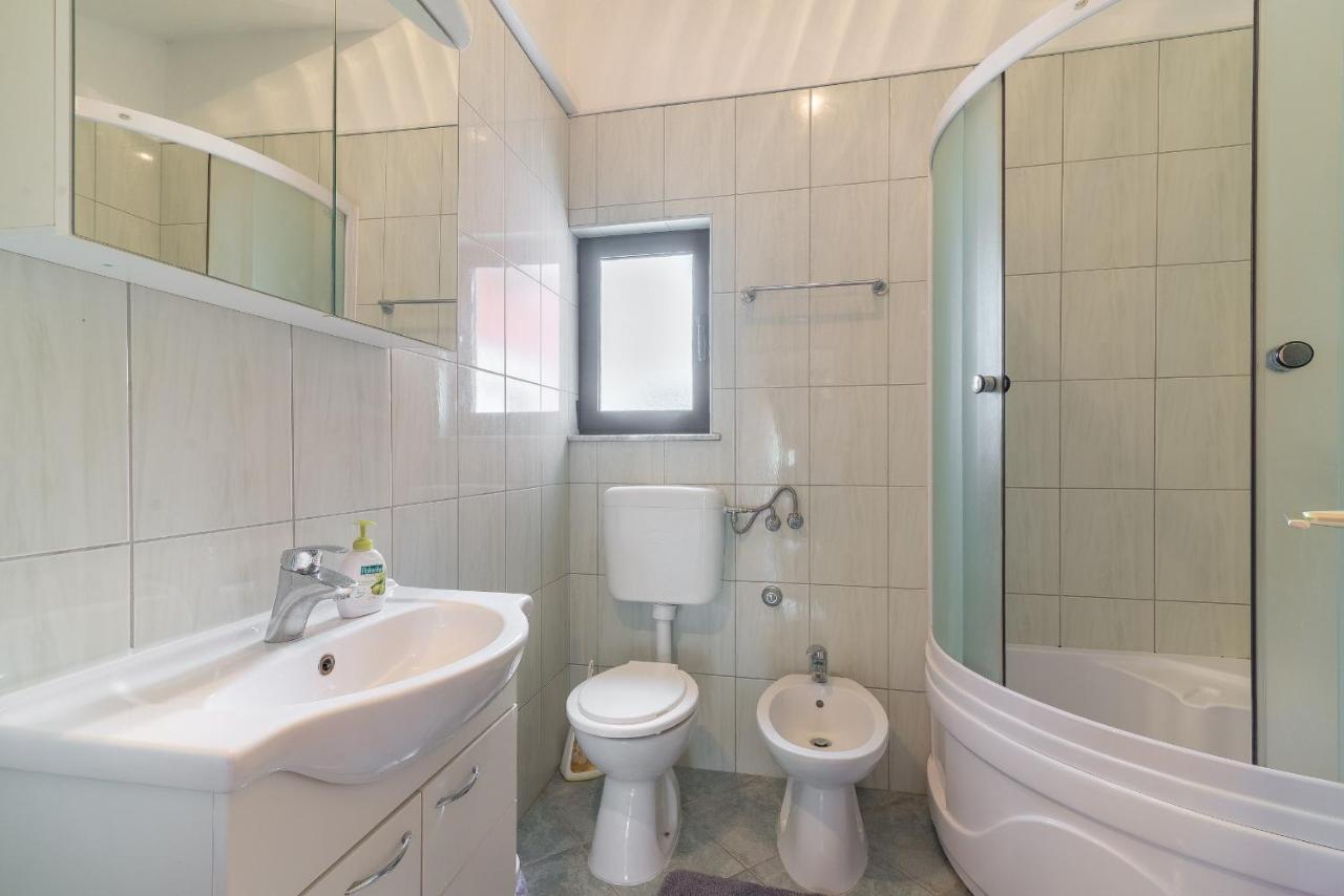 Apartments Puskaric Vir Ngoại thất bức ảnh