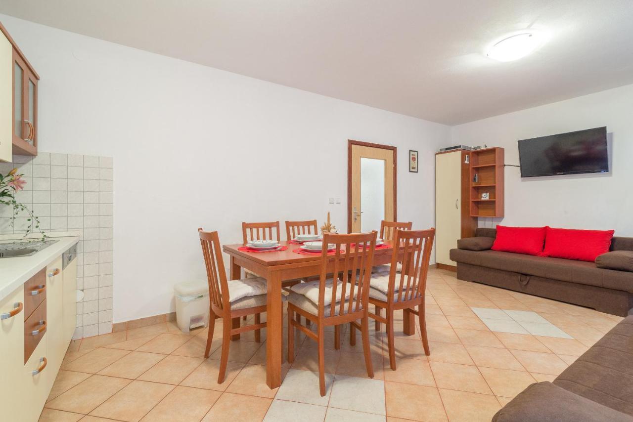 Apartments Puskaric Vir Ngoại thất bức ảnh