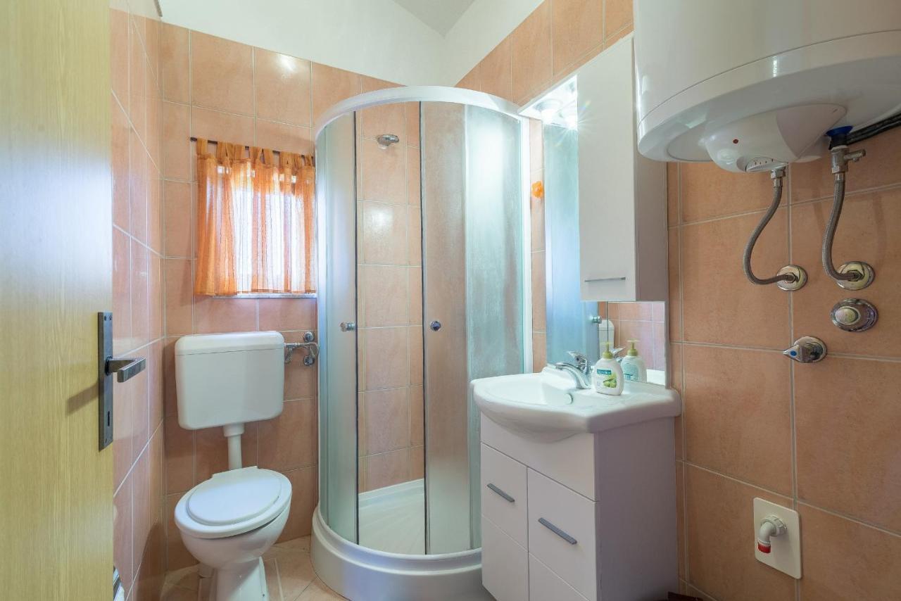 Apartments Puskaric Vir Ngoại thất bức ảnh