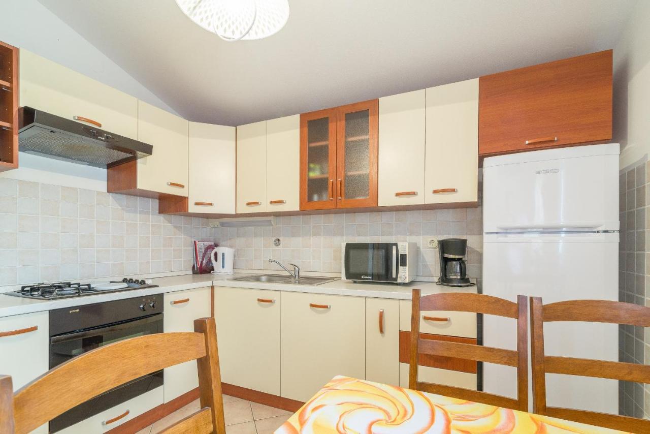 Apartments Puskaric Vir Ngoại thất bức ảnh