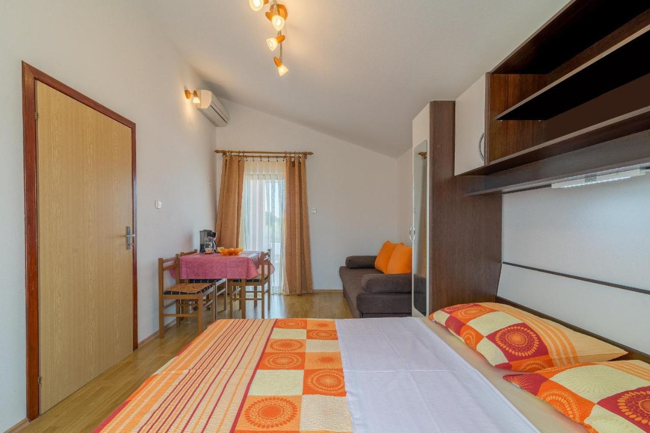Apartments Puskaric Vir Ngoại thất bức ảnh